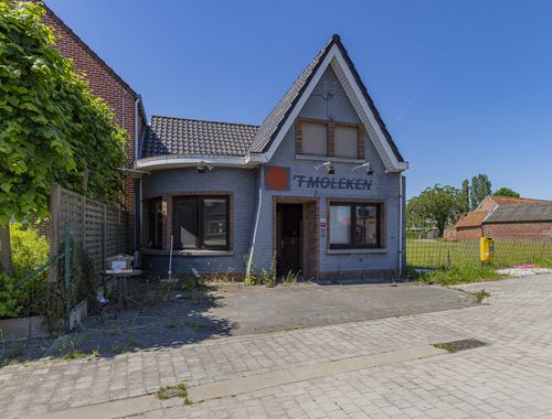                                         Usage mixte à vendre à Denderbelle, € 155.000
