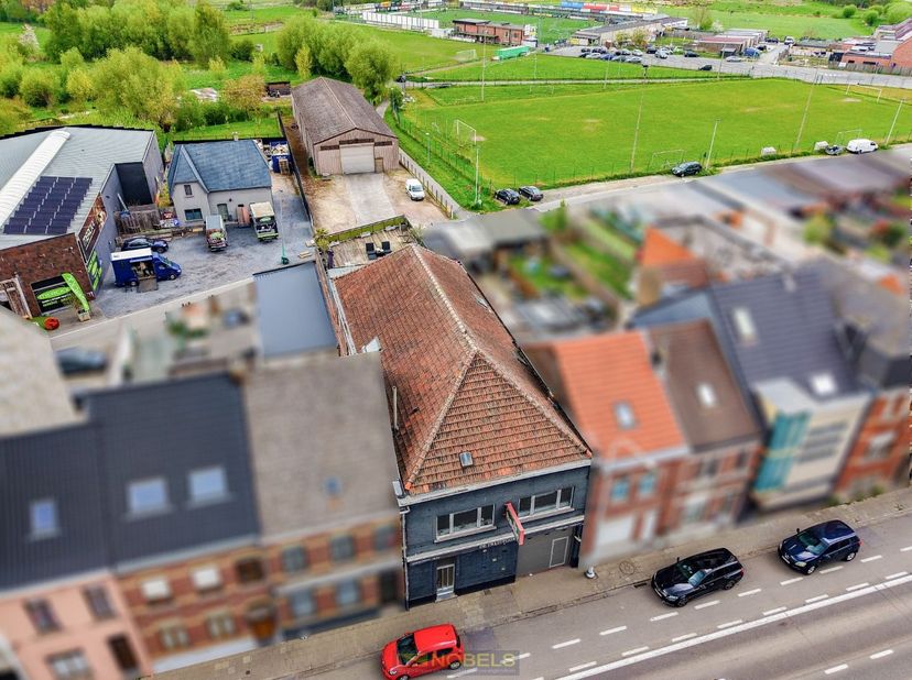 Bien professionnel à vendre
                    à 9400 Ninove