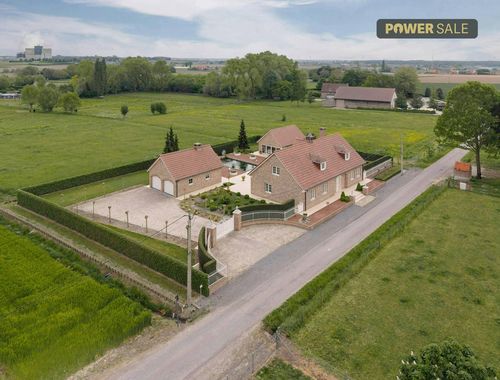                                         Villa te koop in Staden, € 975.000
