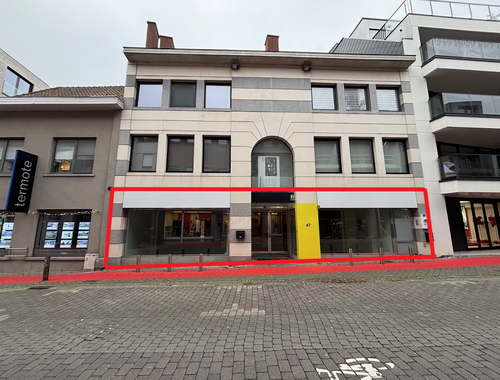                                         Bien commercial à louer à Waregem, € 3.000
