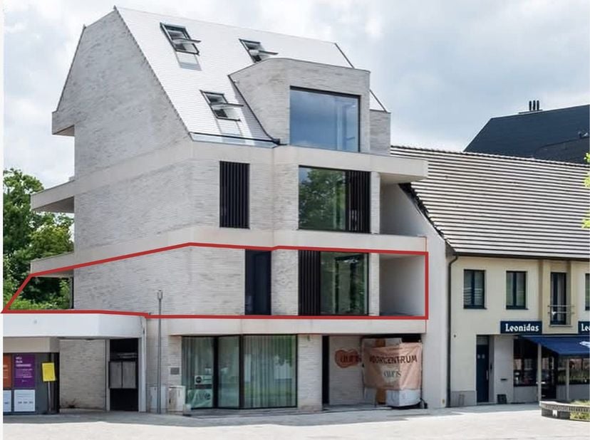 Te huur: luxueus nieuwbouwappartement in hartje Waarschoot met uniek zicht op de kerk van Waarschoot (appartement rolstoeltoegankelijk)<br />
<br />
B