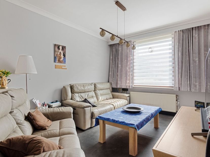 Logement idéal pour jeunes ménages avec grenier aménagé<br />
Situation : quartier de Luchtbal, au calme mais à proximité de la Noorderlaan et du péri
