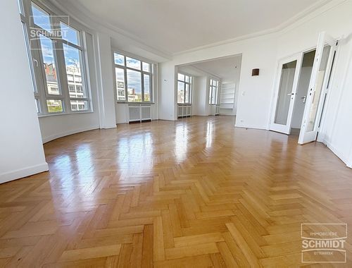                                         Appartement te huur in Elsene, € 2.750
