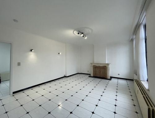                                        Appartement à louer à Enghien, € 790
