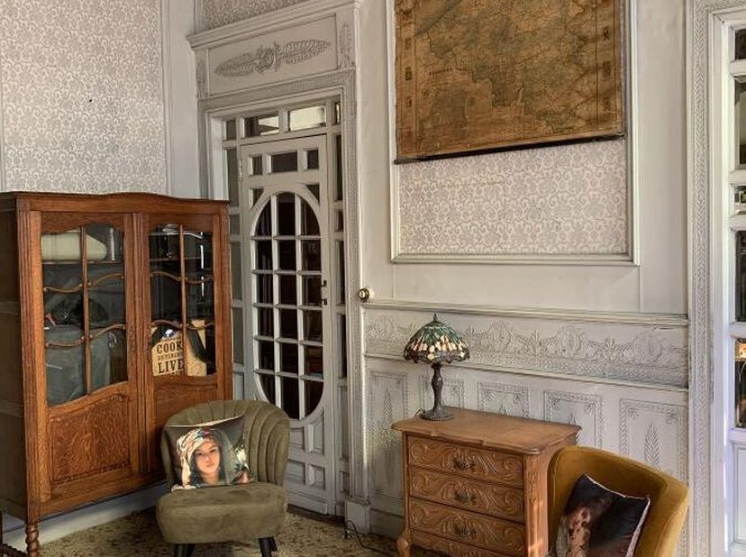 In het hart van Mechelen maakt Art Deco pand een unieke werkplek voor je onderneming mogelijk. De flexibele bureauruimtes vanaf 60 m² combineren de hi