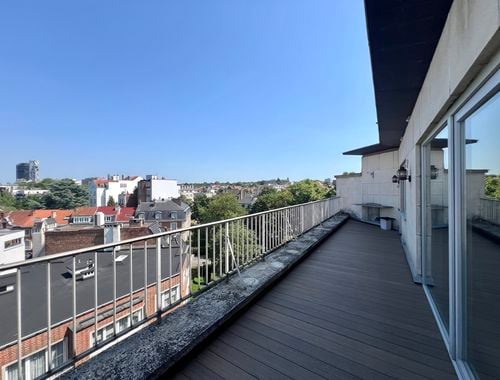                                         Appartement à louer à Ixelles, € 1.500
