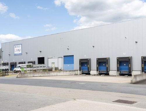                                         Bâtiment d’entreprise à louer à Zele, € 35.122
