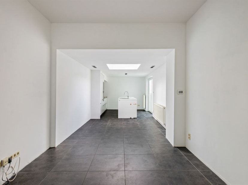 Op zoek naar een charmante stadswoning op een rustige, kindvriendelijke locatie én vlak bij het bruisende centrum van Mechelen? Dan is deze gezellige