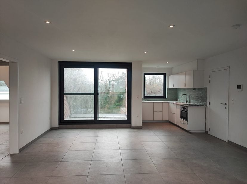 BEZOEK AANVRAGEN ENKEL MOGELIJK VIA VOLGENDE LINK: https://verlinden.mijnhuurprofiel.be/property/54c732ad-3cd5-4987-98c1-03a29089a7a8<br />
<br />
Leu