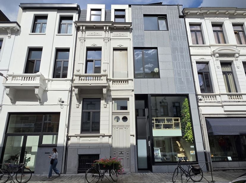 Appartement te huur in Statiestraat 52-54 bus 201,
                    2600 Berchem