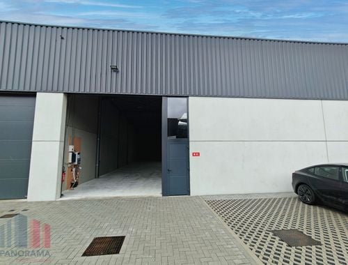                                         Bedrijfsgebouw te huur in Oostkamp, € 2.250
