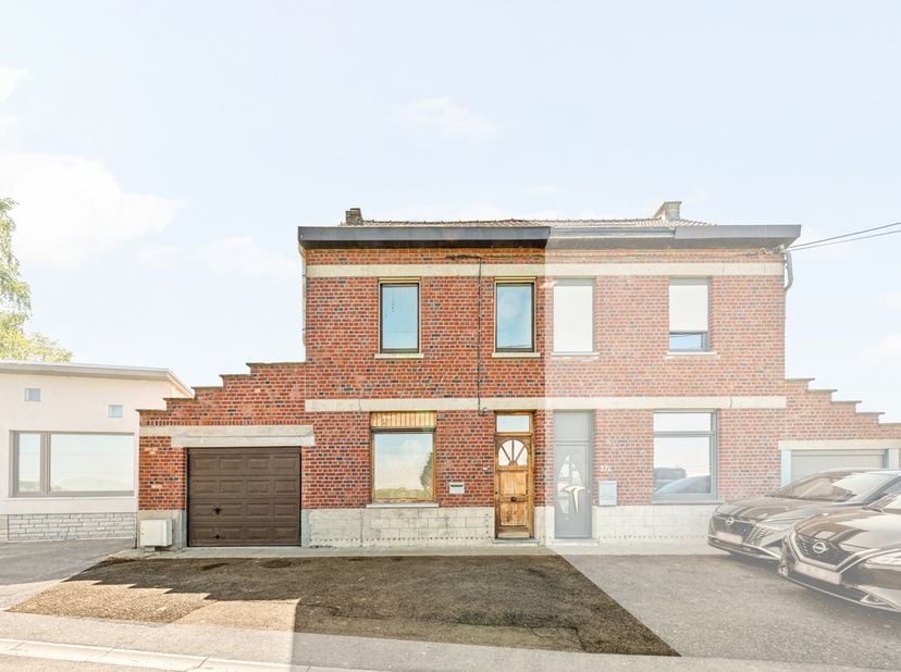 Te koop: Landelijk gelegen woning met 4 slpk en tuin in Dottenijs<br />
<br />
In een gegeerde en landelijke omgeving in Dottignies, omringd door veld
