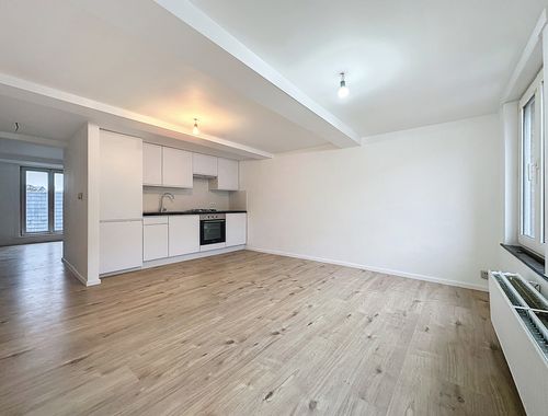                                         Appartement te koop in Ath, € 119.000
