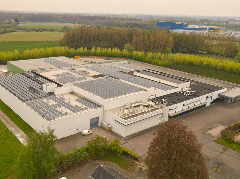 KMO-unit 1 te huur van 1.733 m². <br />
Deze unit geniet van een uitstekende ligging langs de Oude Truierbaan 49 te Hasselt. <br />
Het bevindt zich o