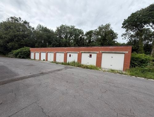                                         Box à vendre à Marchienne-au-Pont, € 9.500
