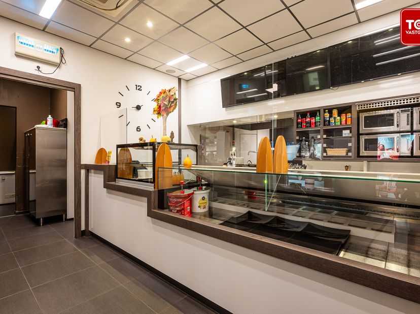 Commerce avec un très grand potentiel !<br />
Cette sandwicherie très performante, située sur le site de l’hôpital Erasmus, est à reprendre (fonds de