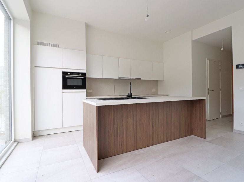 LAATSTE 2 APPARTEMENTEN!<br />
Op zoek naar een lichtrijk appartement met een ruim zonovergoten terras in het centrum van Kortemark? Welkom bij reside