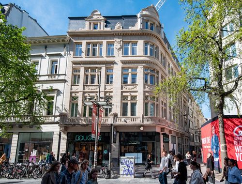                                         Kantoor te huur in Antwerpen, € 3.225
