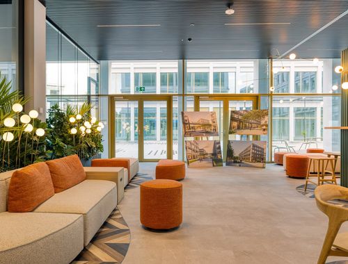                                         Espace de bureaux à louer à Sint-Denijs-Westrem, € 4.880

