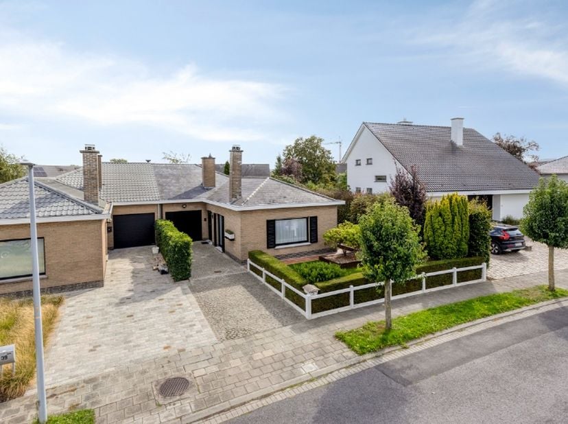 Huis te koop in Dennenlaan 41,
                    8530 Harelbeke