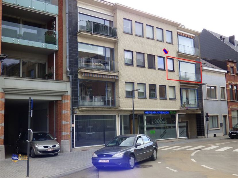 Charmant appartement à vendre au coeur de Saint-Trond.<br />
Cet appartement lumineux se trouve au deuxième étage d'un immeuble bien entretenu avec as