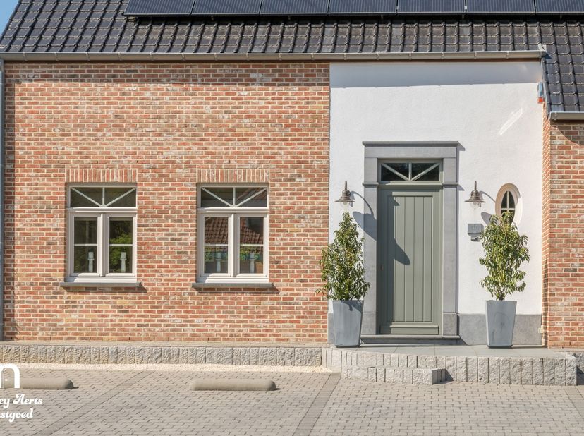 Bien professionnel à vendre
                    à 3581 Beverlo