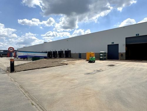                                         Bedrijfsgebouw te huur in Bornem, € 49.749,38
