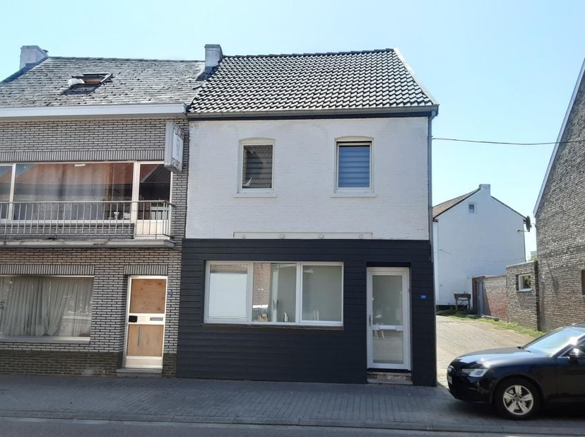 <br />
Dit charmante huis is gelegen aan de Bessemerstraat 117 in Lanaken, op wandelafstand van het centrum. Alle dagelijkse voorzieningen bevinden zi