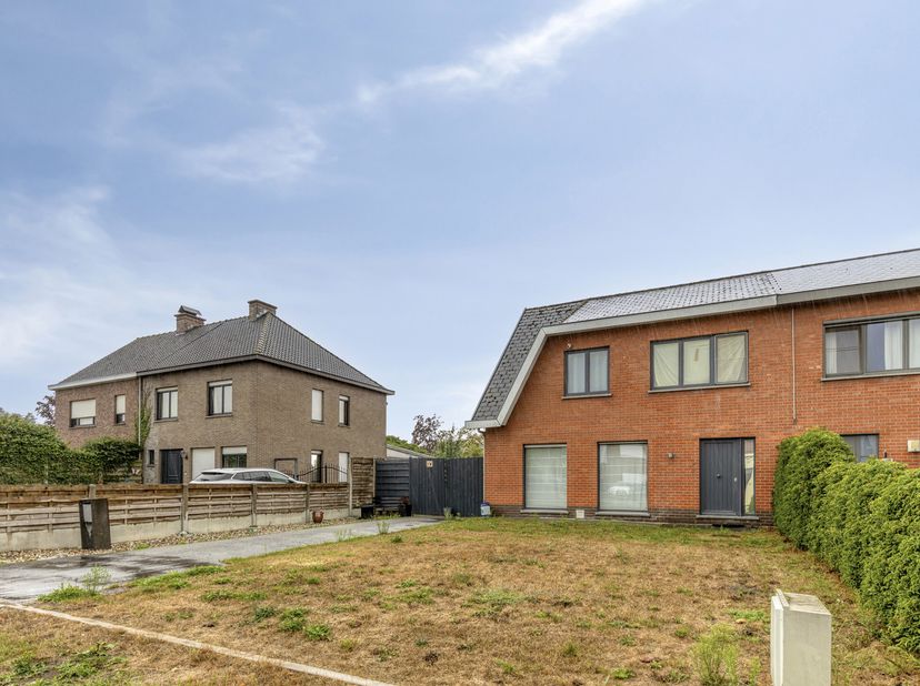Huis te koop in Knesselaarsestraat 27,
                    9880 Aalter