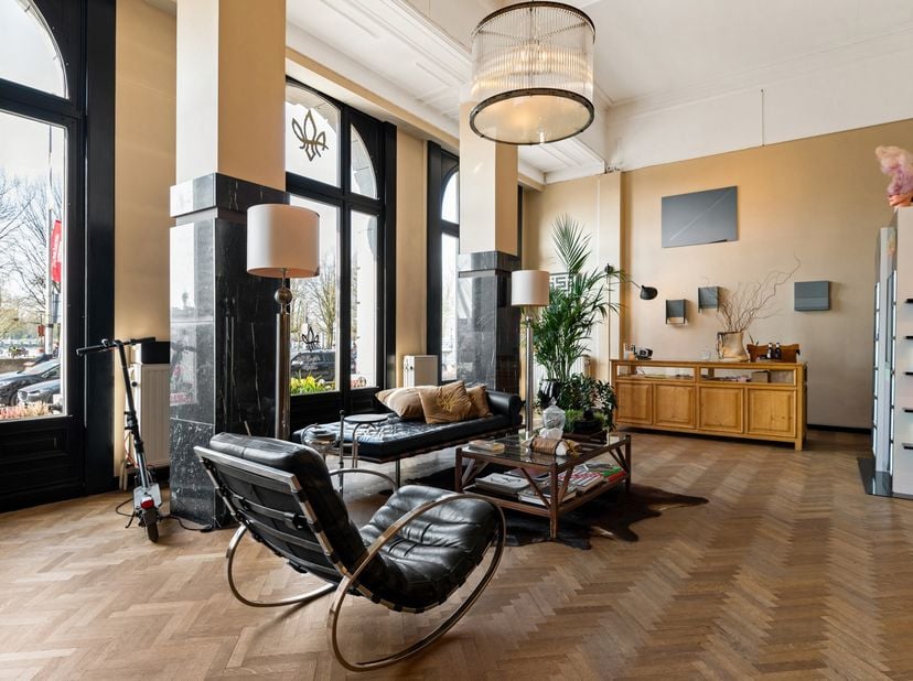 Bien professionnel à vendre
                    à 2000 Antwerpen