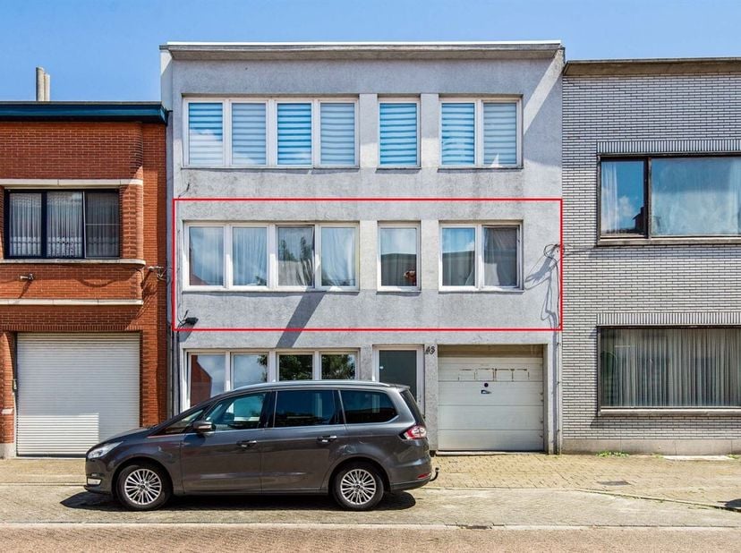 Ruim en licht 3-slaapkamerappartement met gunstige ligging in Borsbeek<br />
In Borsbeek, op een strategisch goed gelegen locatie nabij belangrijke in