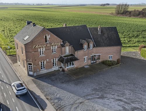                                         Hotel te koop in Burdinne, € 575.000
