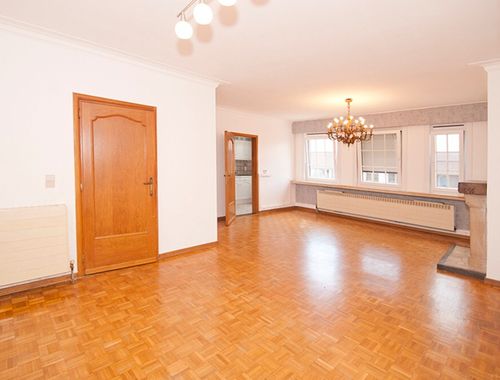                                         Appartement à louer à Lier, € 975

