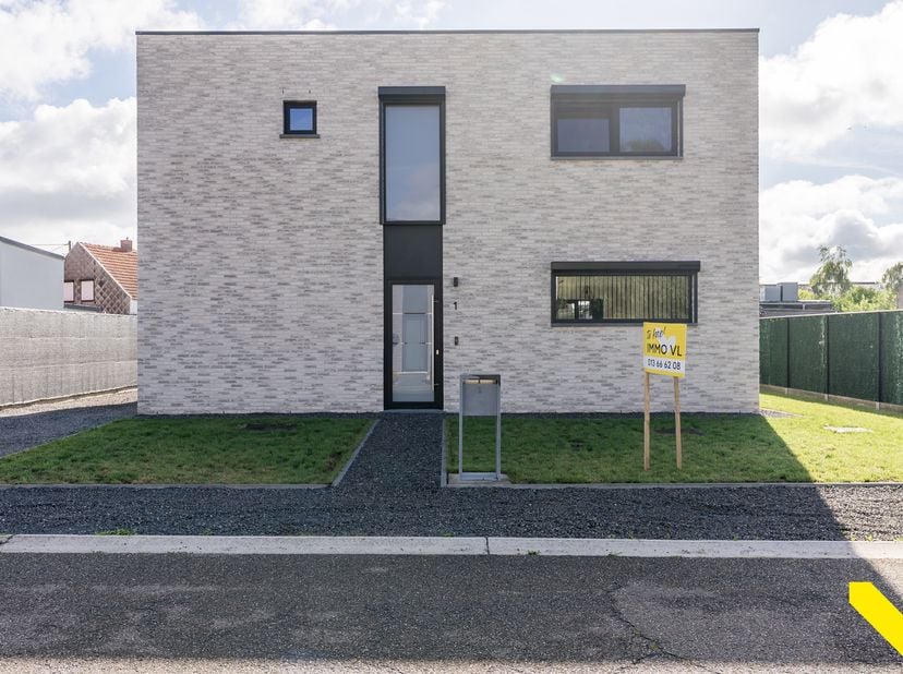 Maison à vendre
                    à 2431 Veerle