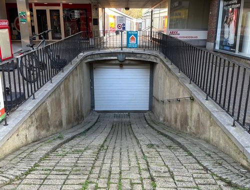                                         Place de stationnement à louer à Tienen, € 90
