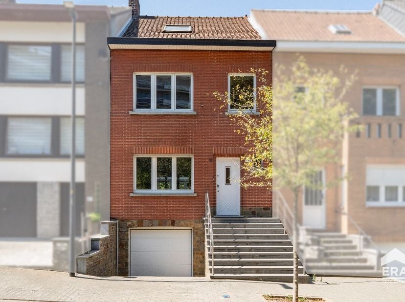 Huis te koop in Dauw-Defossezlaan 69,
                    1600 Sint-Pieters-Leeuw