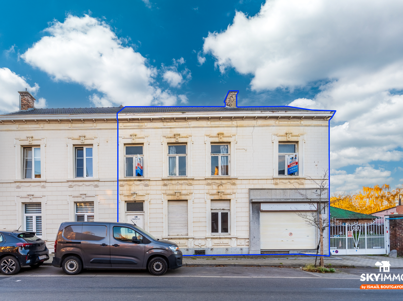 L’agence SKYIMMO a le plaisir de vous présenter cette prestigieuse maison de maître située à Herstal, une opportunité rare pour les investisseurs ou l