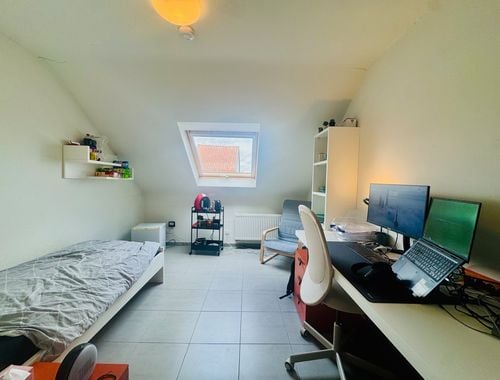                                         Kot-Colocation à louer à Kortrijk, € 375
