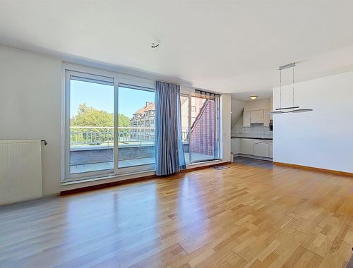                                        Appartement à louer à Sint-Amandsberg, € 950
