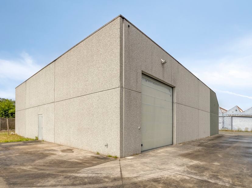Bedrijfsvastgoed te huur in Harelbeekstraat 104,
                    8550 Zwevegem