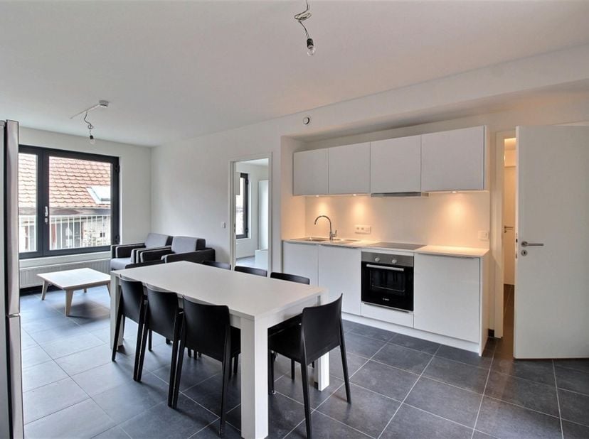 Binnenstad: appartement met 4 slaapkamers voor gedeelde accommodatie. De woning is gelegen in het project Îlot Sacré, gelegen in het historische hart