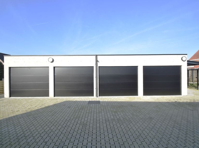 Laatste garage te koop in Residentie Christine – Staden<br />
<br />
De garage bevindt zich achteraan Residentie Christine, een kleinschalige nieuwbou