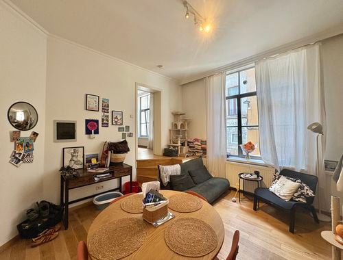                                         Appartement te huur in Elsene, € 840
