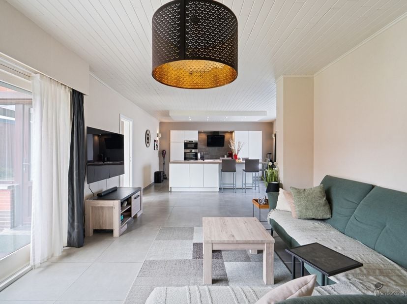 KANGOEROEWONING MET 2 WOONEENHEDEN OP 1.267 M² TE RILLAAR<br />
<br />
<br />
Deze eigendom in Rillaar betreft een kangoeroewoning met twee volledig