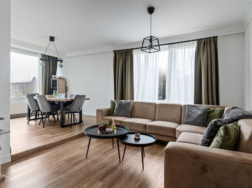 Gezellig appartement (87 m²) met twee slaapkamers, balkon en garage<br />
Ligging<br />
Dit aangename appartement is gelegen in een rustige, doodlopen