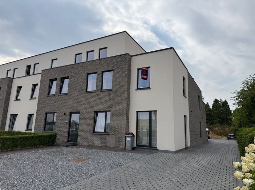 Appartement à louer
                    à 3650 Rotem