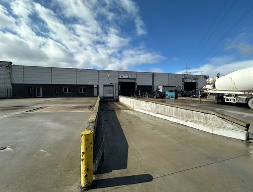                                         Entrepôt à louer à Sint-Niklaas, € 24.626,25
