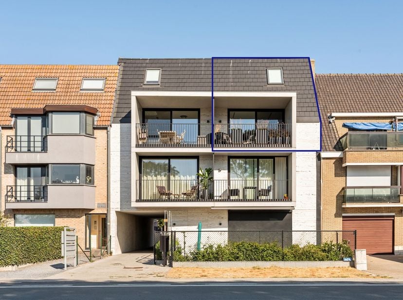 Op een uitstekende ligging, op een boogscheut van het bruisende centrum van Middelkerke, bevindt zich deze exclusieve residentie van amper vijf luxueu
