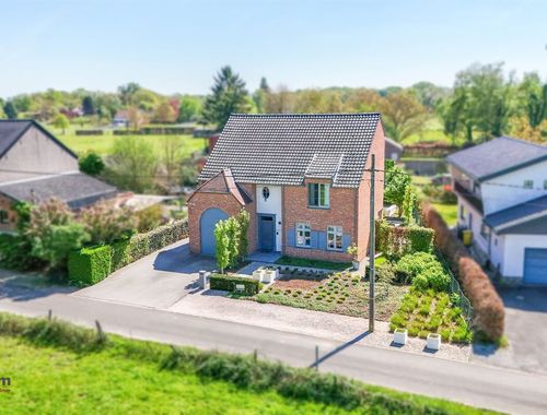                                         Villa à vendre à Hever, € 795.000
