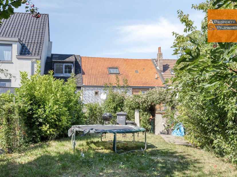 Unieke kans: twee woningen voor de prijs van één!<br />
<br />
In het charmante Sint-Stevens-Woluwe bevindt zich deze uitzonderlijke eigendom, inger